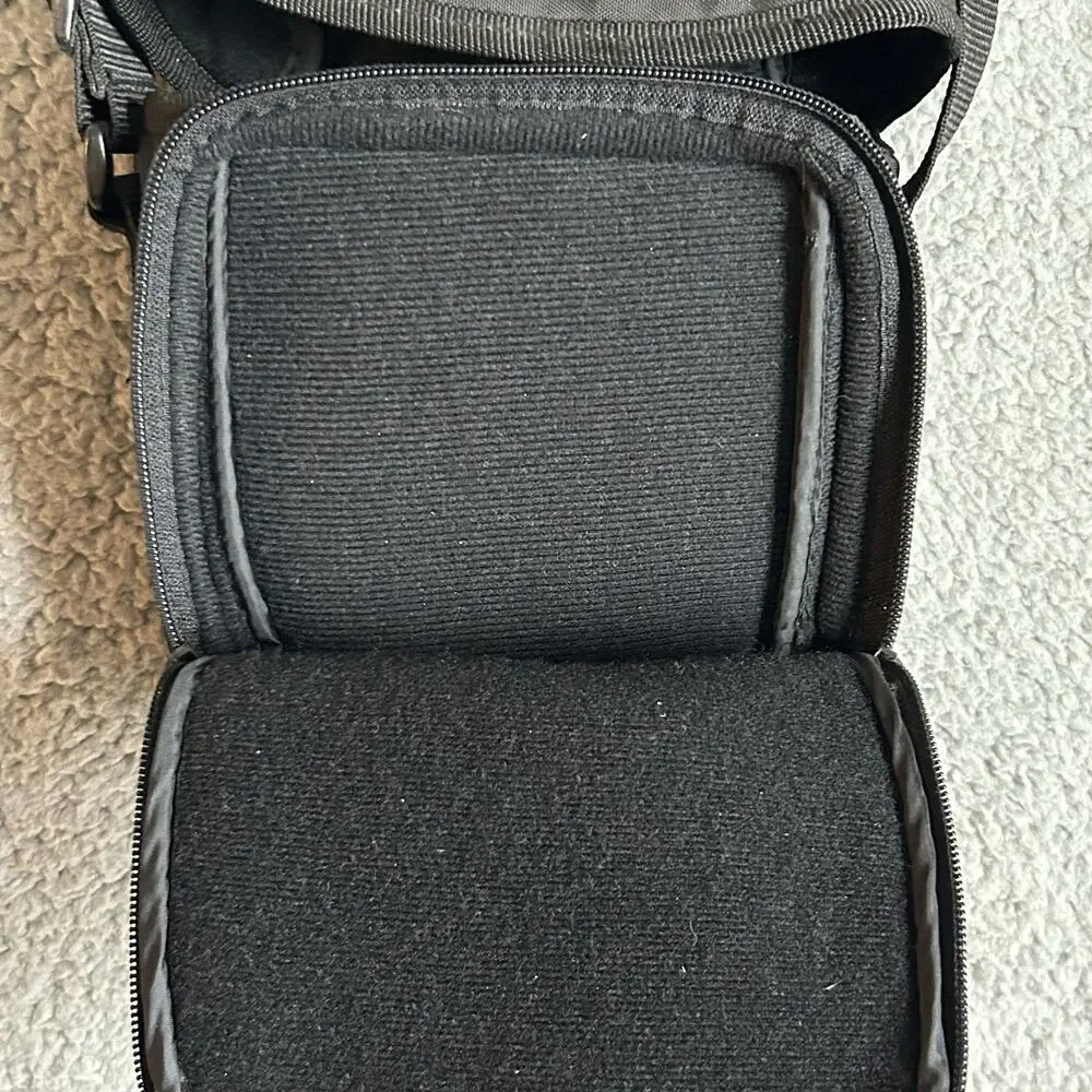 Case Logic Walkman CD Player Case Bag Vtg Retro Zippered Black Camera PDA Strap